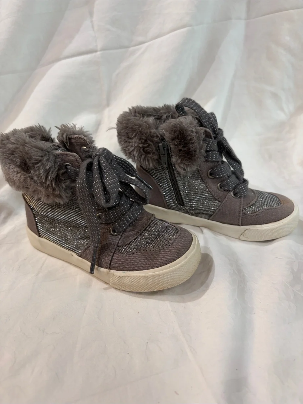 Cynthia Rowley Girls Gray Faux-Fur Lace-Up Boots